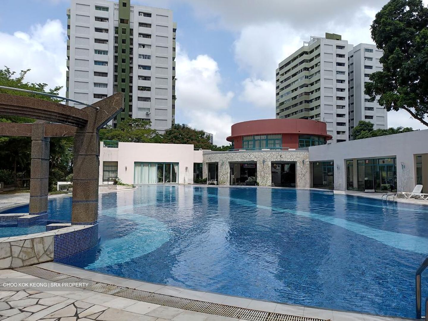 Pine Grove (D21), Condominium #503038391